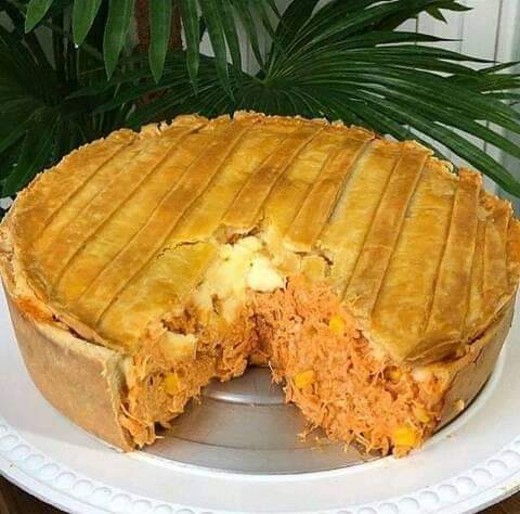 Empadão com Massa que Derrete na Boca: Um Clássico Brasileiro Saboroso