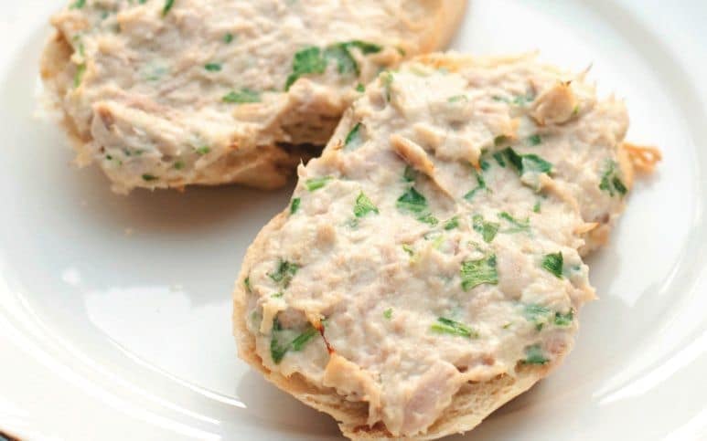 Patês Variados: Ervas, Tomate Seco, Azeitonas e Mel com Mostarda