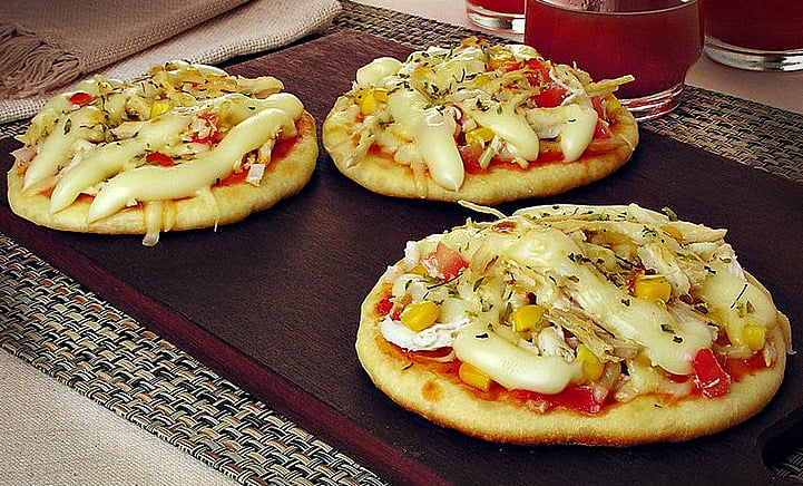 Mini Pizza de Frango com Catupiry: Um Sabor que Une a Família
