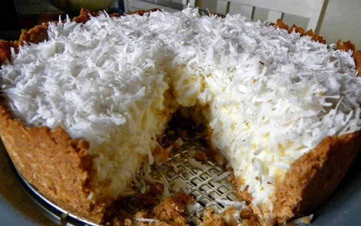 Torta Gelada de Coco dos Deuses: Uma Sobremesa Divinamente Cremosa