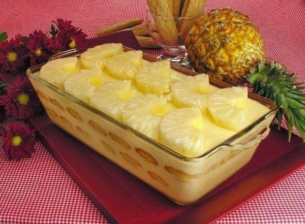 Pavê de Abacaxi Cremoso: Uma Sobremesa Refrescante e Prática