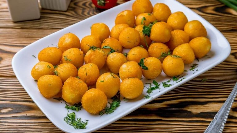 Bolinho de Ricota com Mussarela: Uma Explosão de Sabor