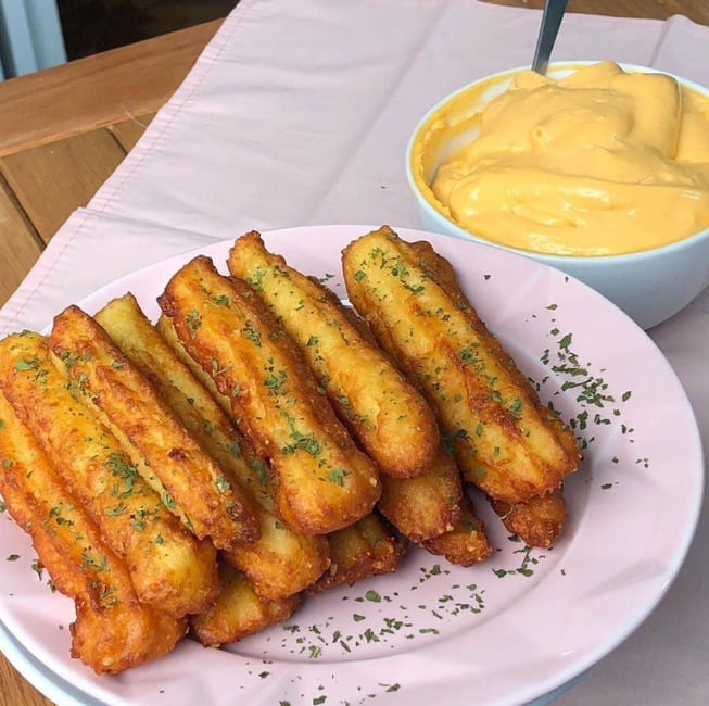 Churros de Batata com Molho de Queijo Maravilhoso: Uma Explosão de Sabor