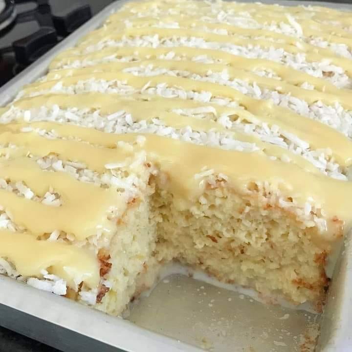 Bolo de Coco Gelado Maravilhoso: Uma Sobremesa Tropical e Refrescante