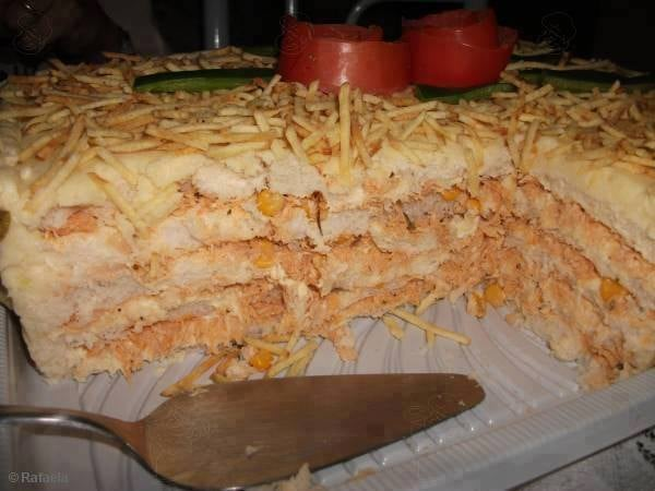 Torta de Pão de Forma com Frango: Um Clássico Prático e Saboroso