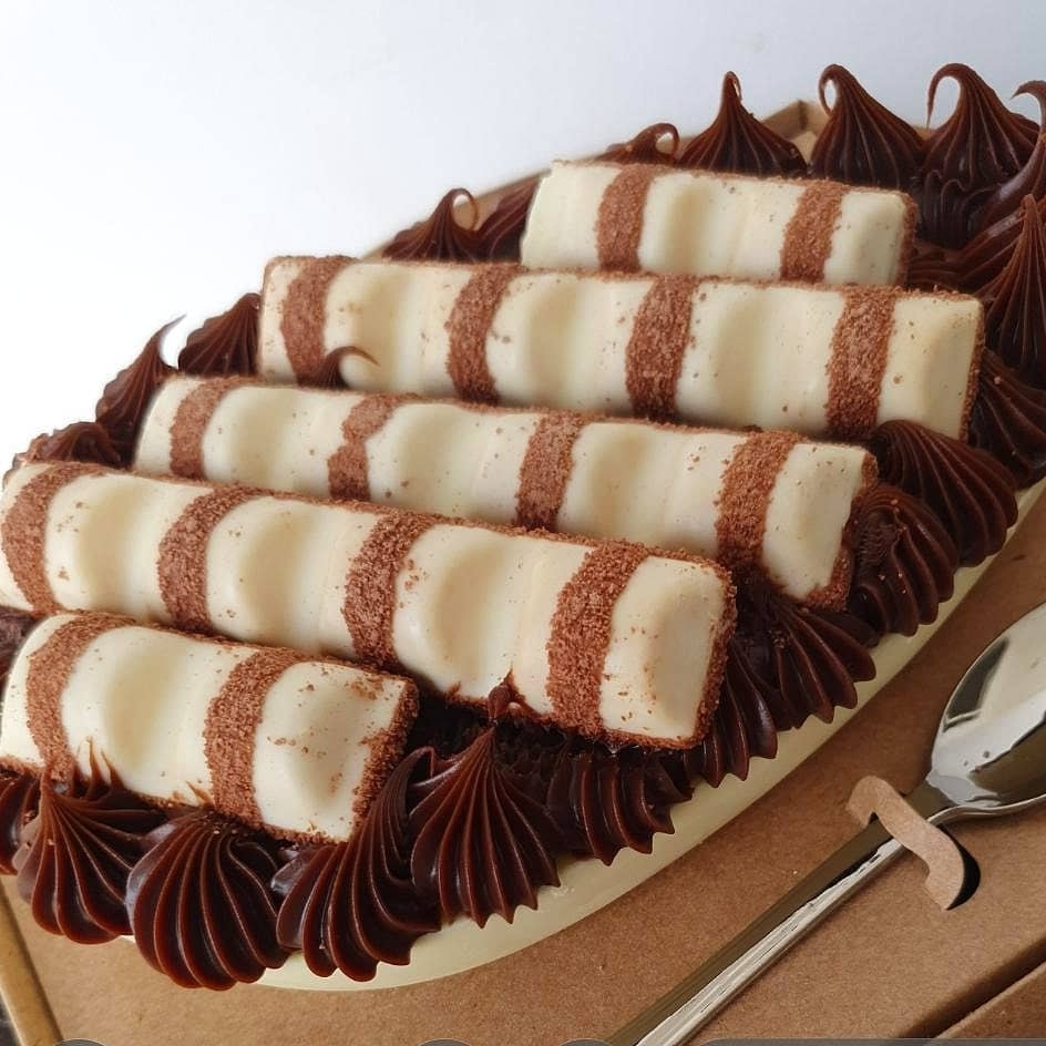 Receita de Ovo de Páscoa Kinder Bueno White: Um Doce dos Sonhos
