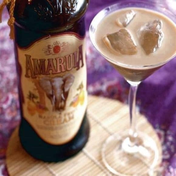 Amarula Caseira Cremosa: Uma Sobremesa Elegante e Sofisticada
