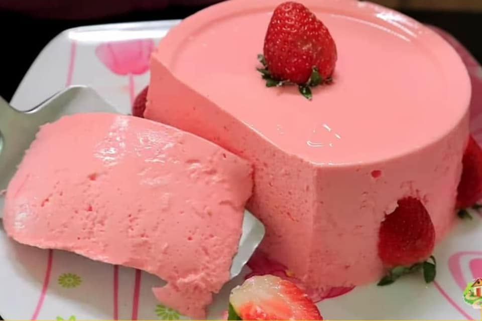 Sobremesa de Framboesa Simples: Uma Mousse Leve e Refrescante