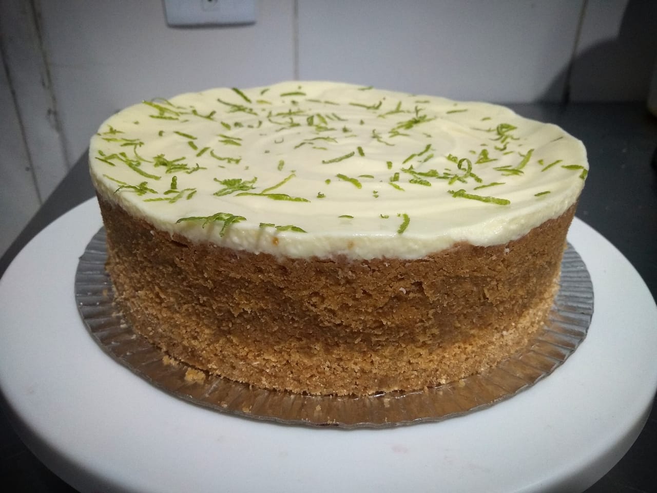 Torta de Limão Tradicional: Uma Sobremesa Refrescante que Encanta