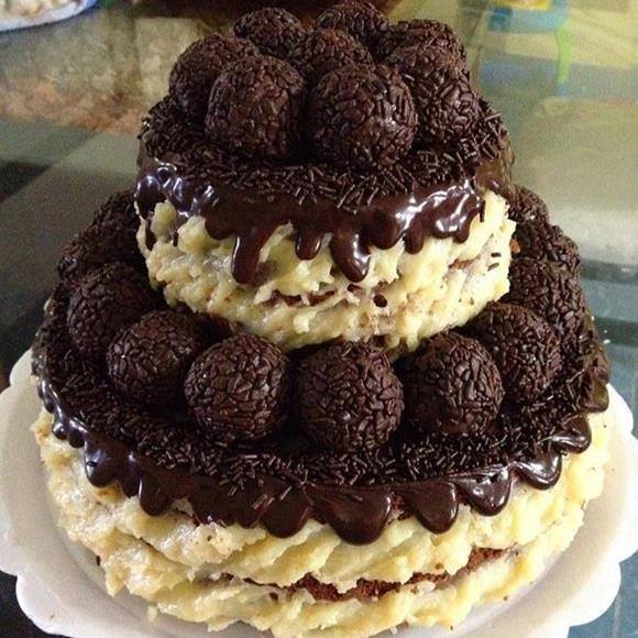 Bolo de Beijinho e Brigadeiro: Uma Festa de Sabores Brasileiros