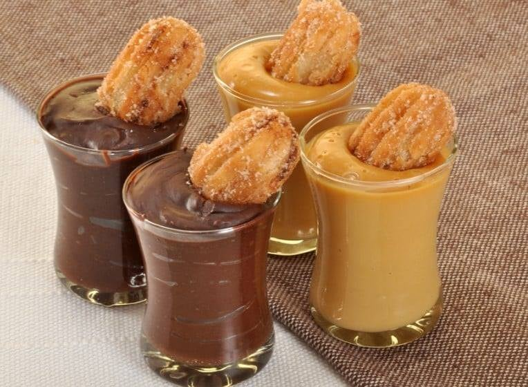 Copinho de Churros com Doce de Leite e Chocolate: Uma Sobremesa Irresistível