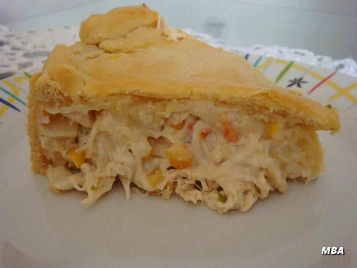 Torta de Frango com Creme de Leite e Mussarela: Uma Delícia Cremosa e Versátil