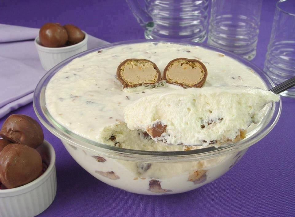 Mousse de Leite Condensado com Sonho de Valsa: Uma Sobremesa Cremosa e Encantadora