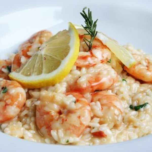 Risoto de Camarão: Um Prato que Abraça a Alma