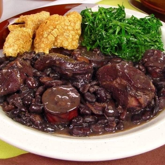 Feijoada Tradicional: Um Clássico Brasileiro Cheio de Sabor e História