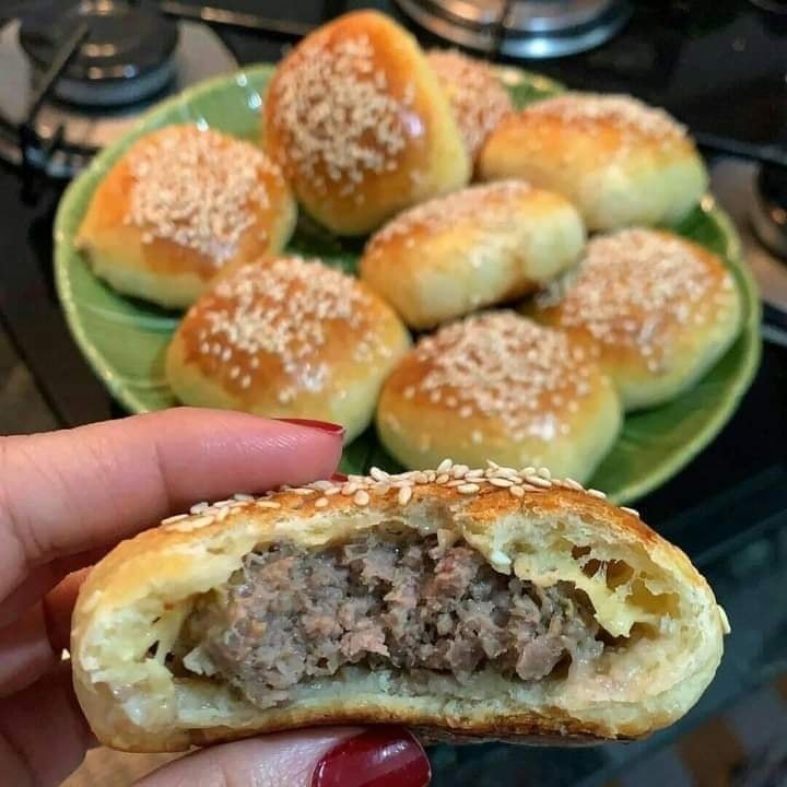 Pão de Hambúrguer Caseiro: Um Lanche Gourmet e Saboroso
