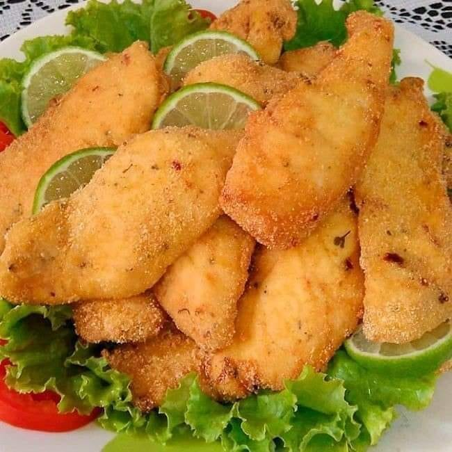 Filé de Peixe Empanado com Fubá: Crocante por Fora, Suculento por Dentro