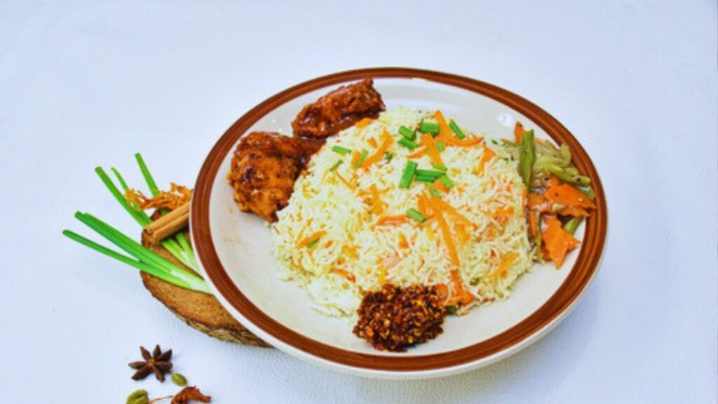 Arroz Chop Suey de Frango e Camarão: Um Toque Oriental na Sua Cozinha
