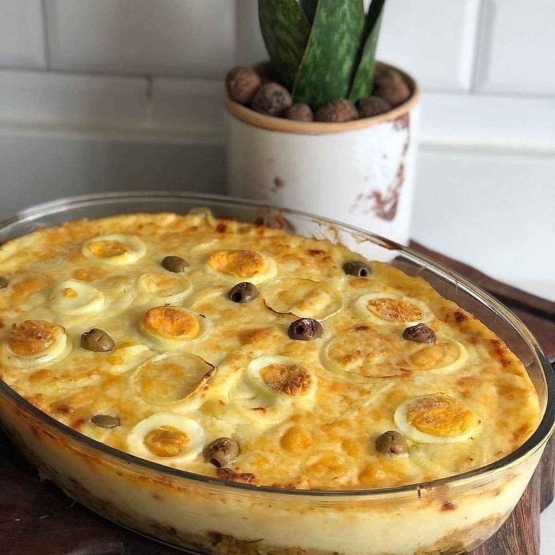 Bacalhau Gratinado com Purê de Batata: Um Abraço Saboroso