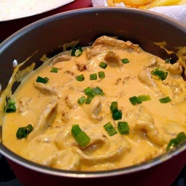Strogonoff de Carne Cremoso: Prático e Saboroso