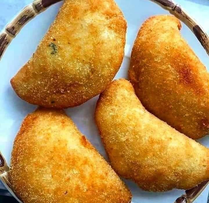 Pastel de Festa: Crocância e Sabor para Qualquer Ocasião